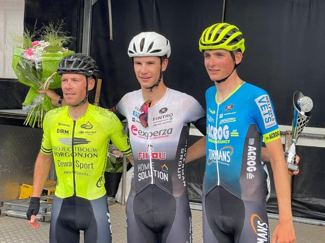 Arno Claeys snelste van 5 in Geluwe 